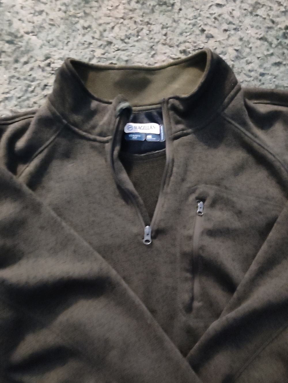 Magellan Outdoors Men's Olive Green Half-Zip Fleece Pullover